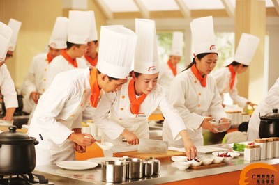 厨师培训学校,哪里有厨师培训学校,厨师培训学校哪家好,学厨师去哪里学,广州新东方烹饪学校